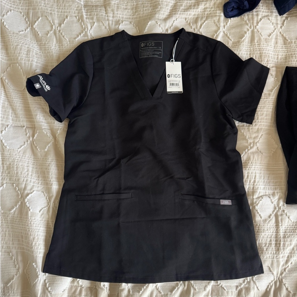 Figs Casma Three-Pocket Scrub Top